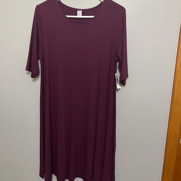 Old Navy Dresses & Skirts - Maroon midi dress from Old Navy. Never worn!